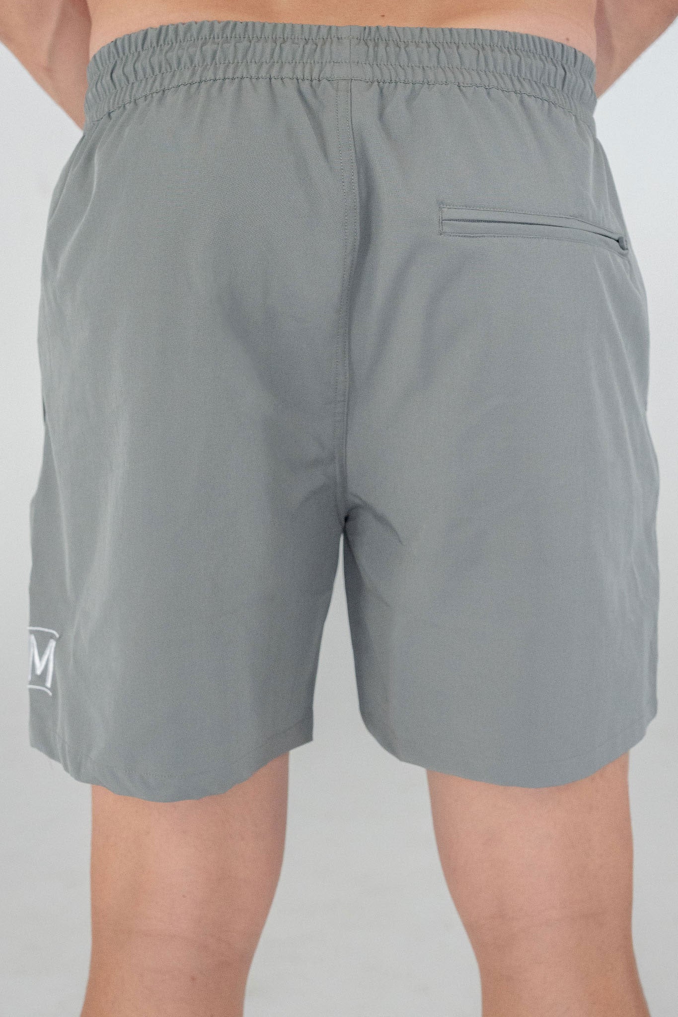 DAILY ACTIVE SHORT IN GREY
