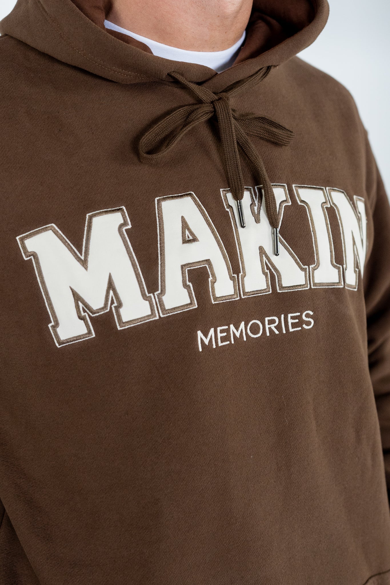 COLLEGE HOODIE IN CHOCOLATE