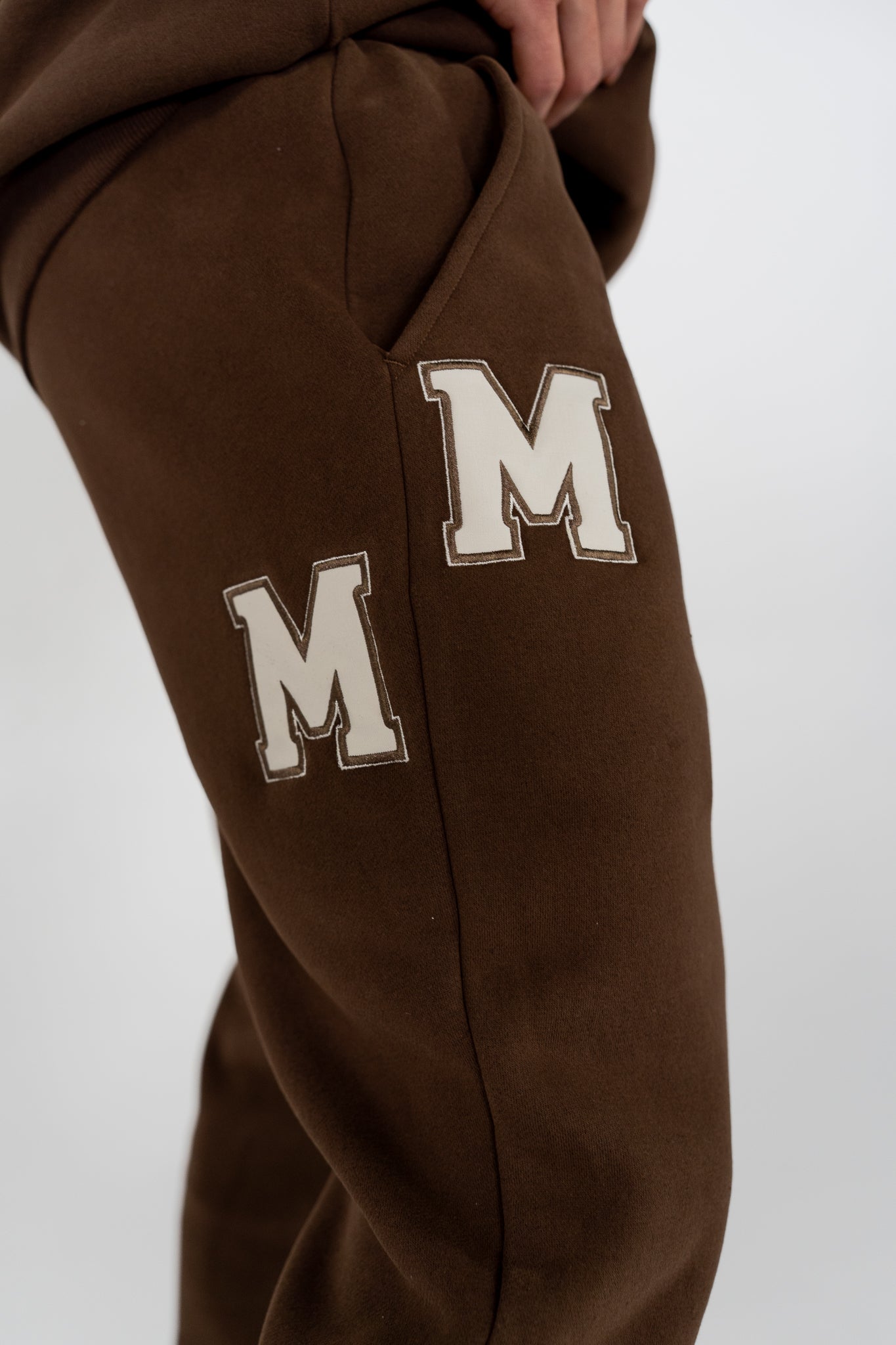 MM TRACKPANT IN CHOCOLATE